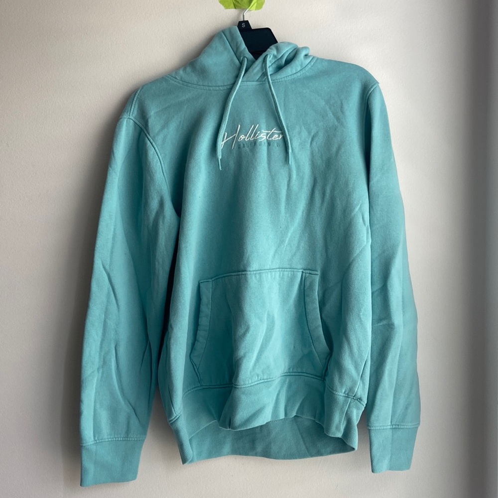 light blue hollister hoodie. men’s size small.